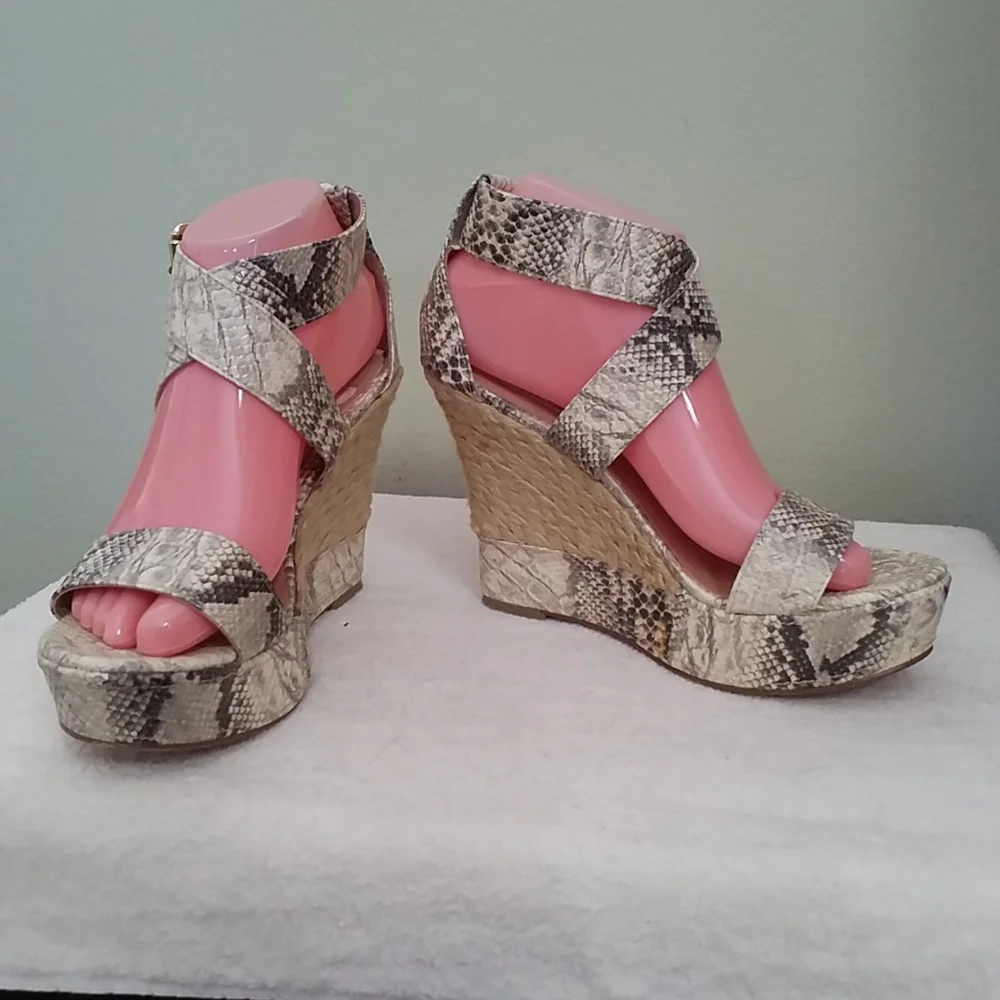 Steve Madden Snakeprint Velari  Sandal Size 7.5